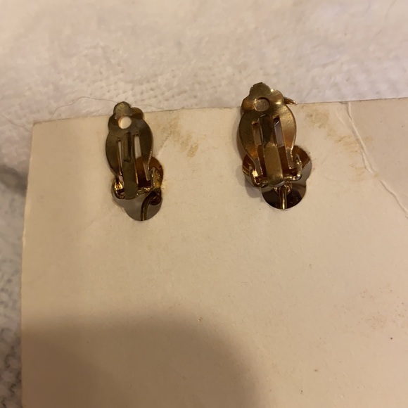 Brown & creme rock dangle clip earrings! NWT - Picture 4 of 9